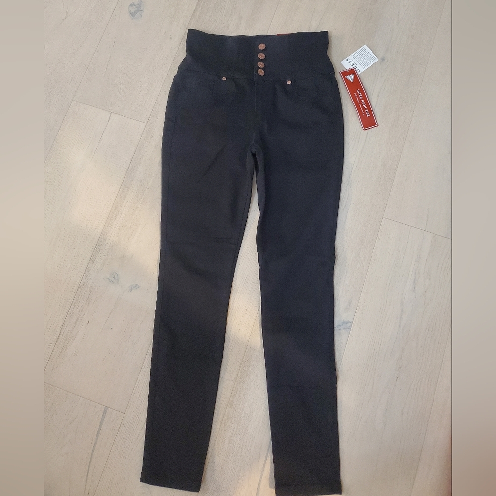 NWT- GUESS Sz.28 High-Waisted Black Jeans, Pretty Rose Gold Buttons, Dark Black